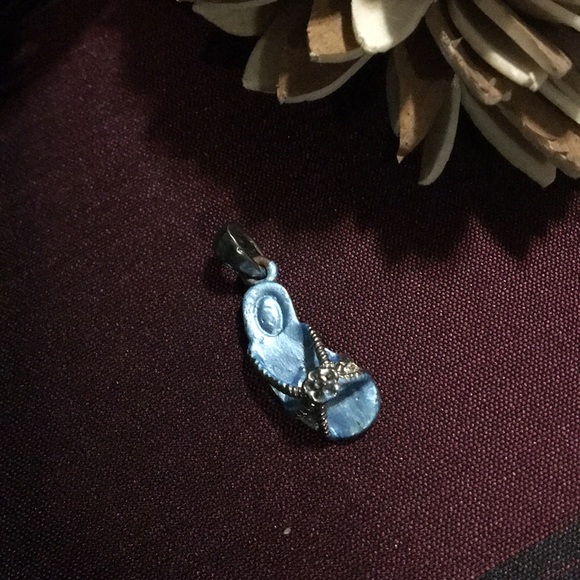 Charm 👡 - Picture 2 of 2